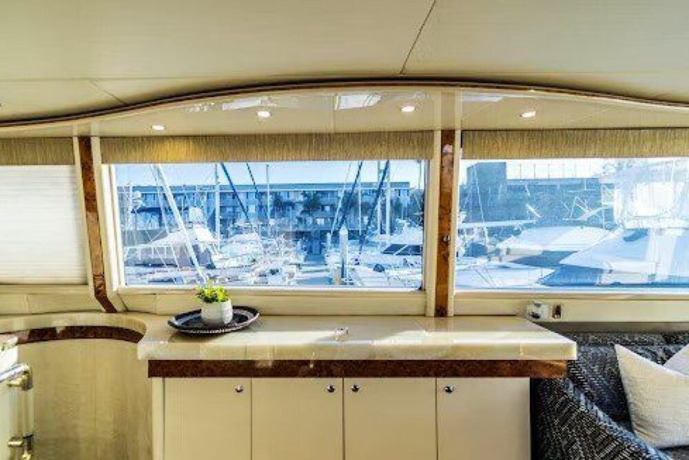 Our yacht is very comfortable and spacious with a luxury home feel - Imagen 8