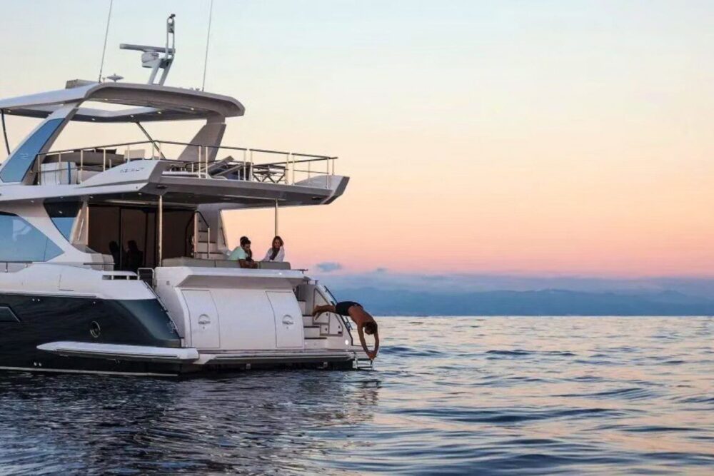 She is truly a special yacht with a very welcoming amazing crew! - Imagen 18