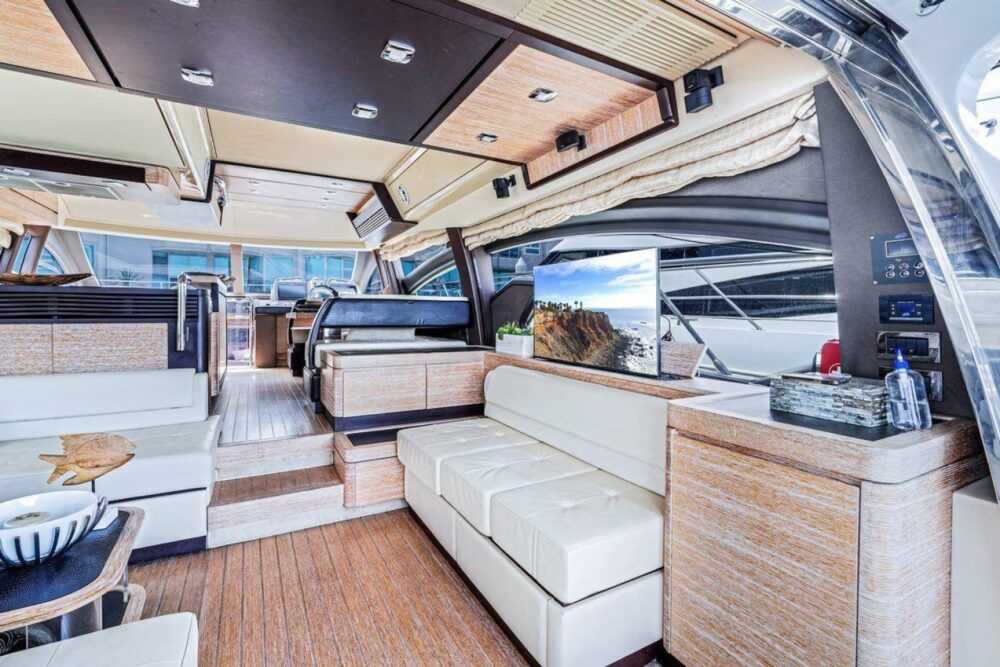She is truly a special yacht with a very welcoming amazing crew! - Imagen 17