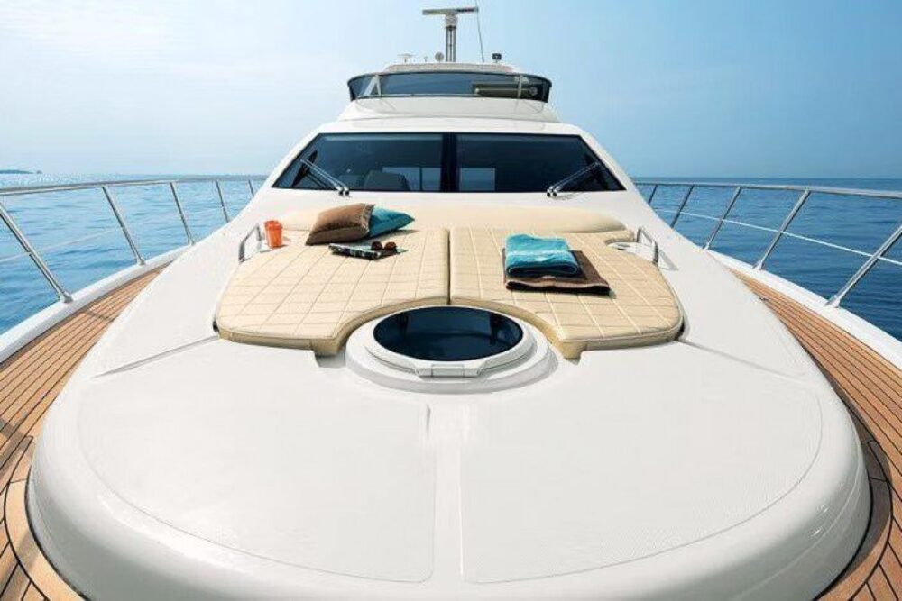 She is truly a special yacht with a very welcoming amazing crew! - Imagen 16
