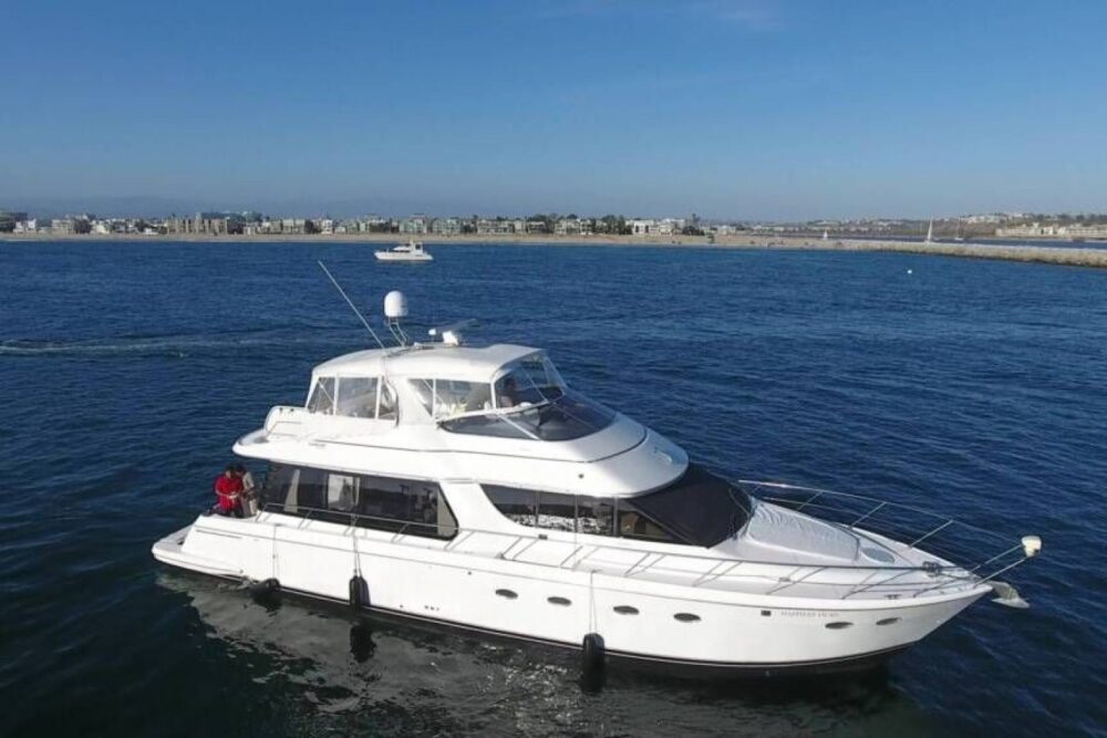 The Carver 60 is the Flag ship of Carver motor yachts line, largest size yacht