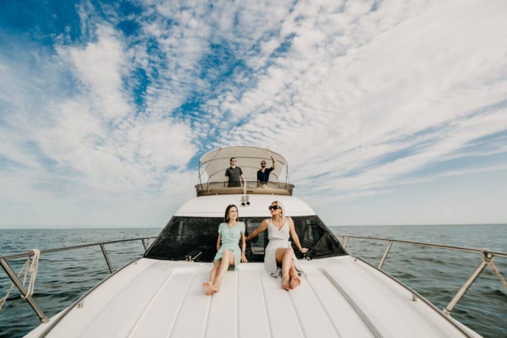 We have been at the service of our customers with 5 yachts for more than 6 years - Imagen 9