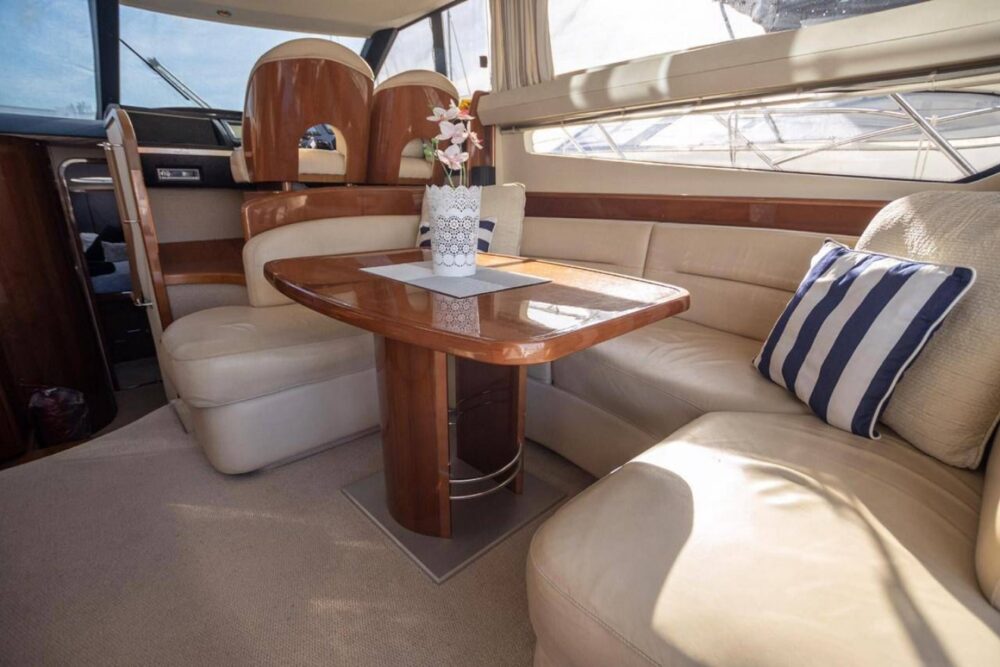 We have been at the service of our customers with 5 yachts for more than 6 years - Imagen 7