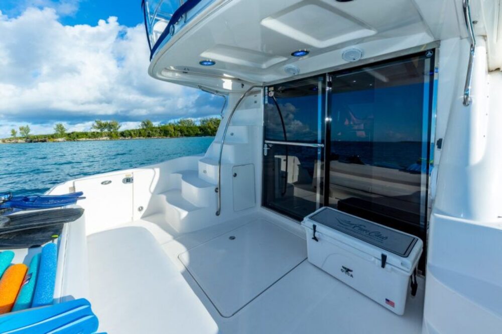Convenient Access: Just 20 minutes away from the main island, our voyage ensures - Imagen 14