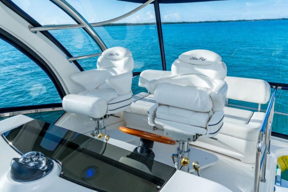 Convenient Access: Just 20 minutes away from the main island, our voyage ensures - Imagen 12