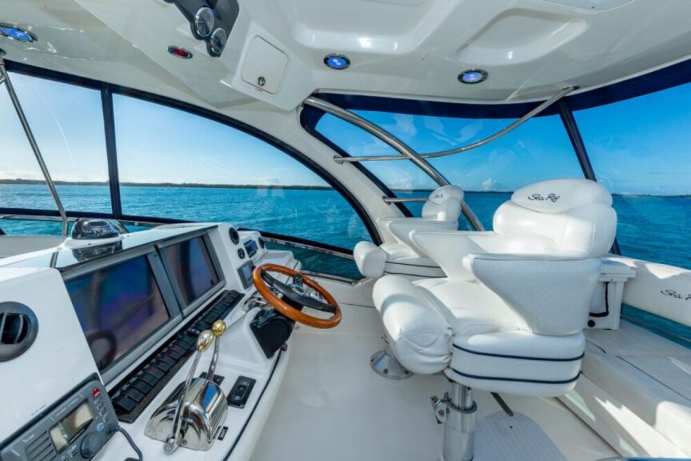 Convenient Access: Just 20 minutes away from the main island, our voyage ensures - Imagen 11