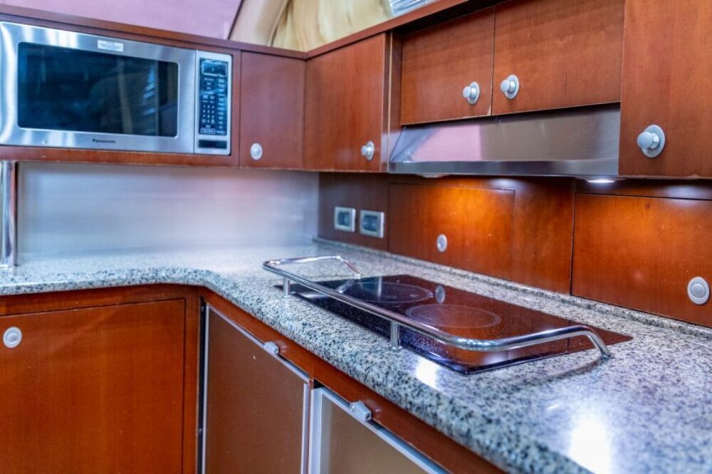 Convenient Access: Just 20 minutes away from the main island, our voyage ensures - Imagen 7