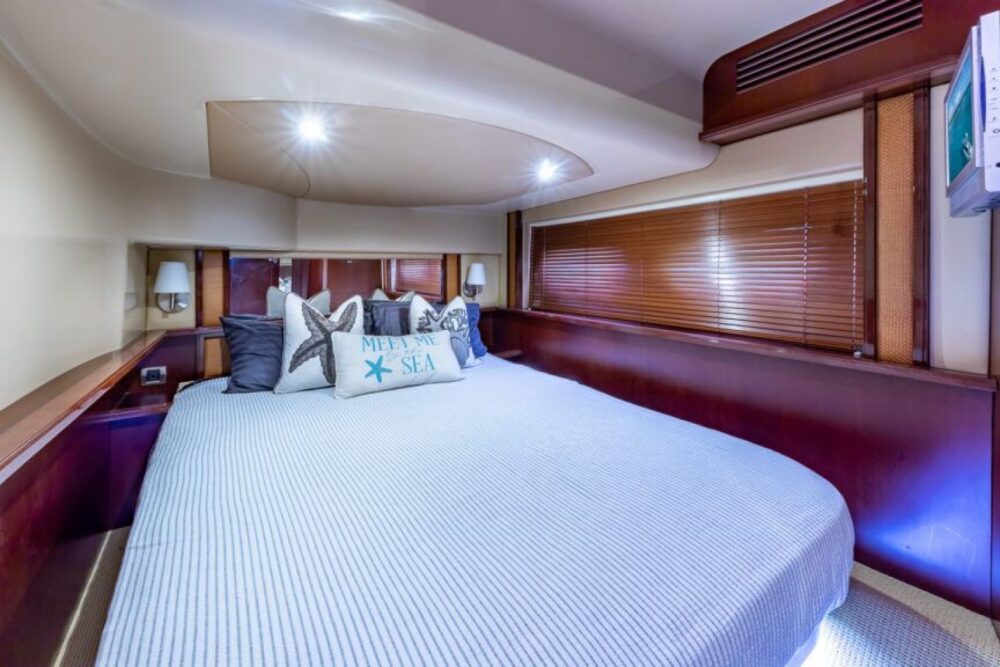Convenient Access: Just 20 minutes away from the main island, our voyage ensures - Imagen 6