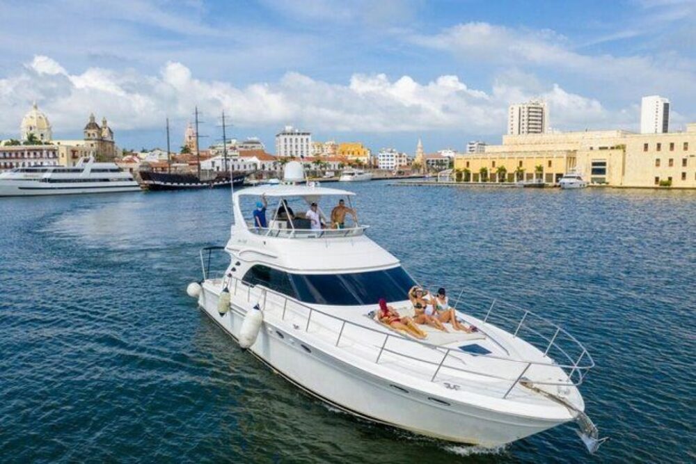 The Cork Trick is a very comfortable yacht, its outdoor spaces are great!