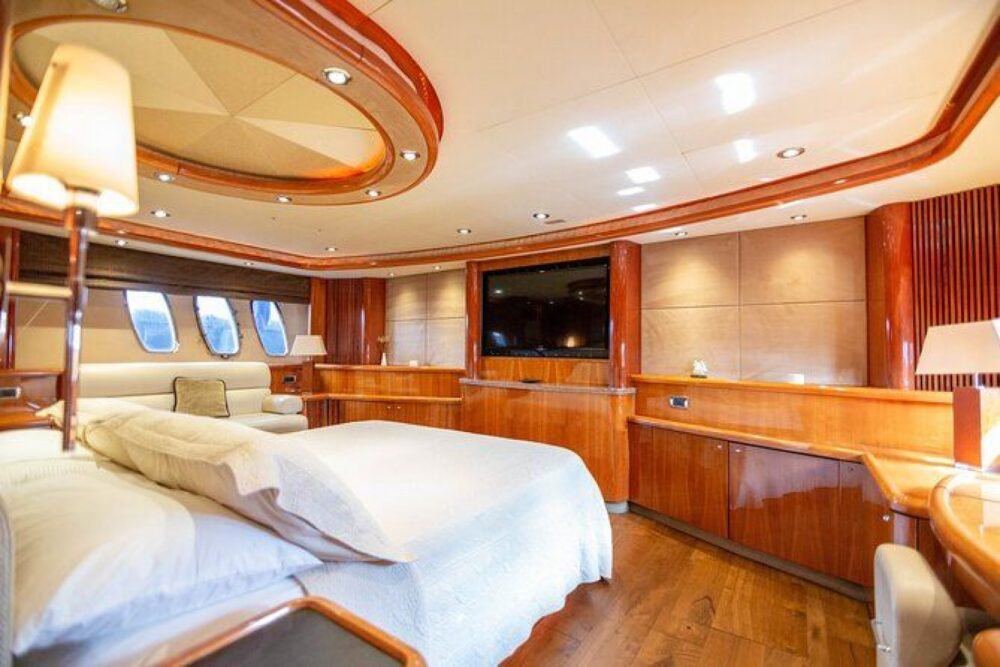 Sail on a luxurious yacht through the wonderful sea of the Colombian Caribbean - Imagen 20