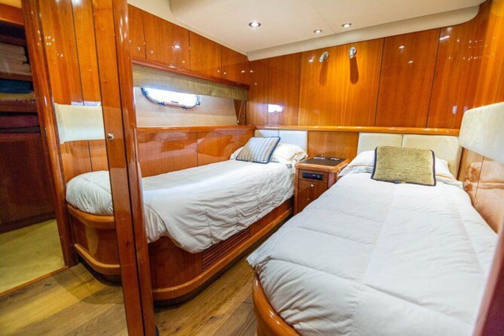 Sail on a luxurious yacht through the wonderful sea of the Colombian Caribbean - Imagen 18