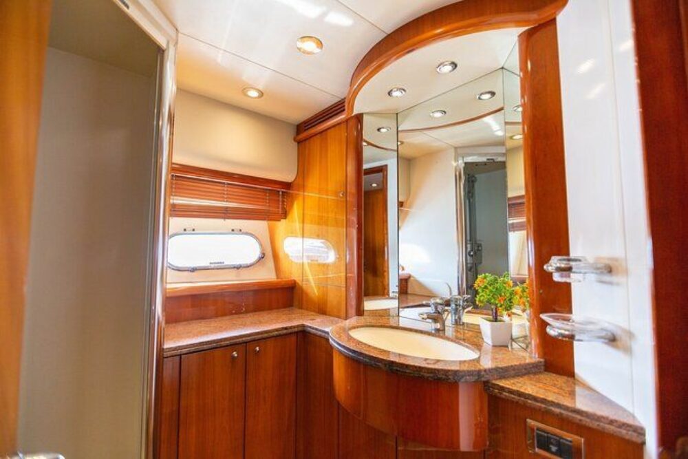 Sail on a luxurious yacht through the wonderful sea of the Colombian Caribbean - Imagen 15