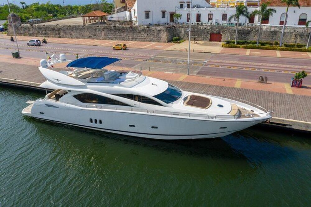 Sail on a luxurious yacht through the wonderful sea of the Colombian Caribbean - Imagen 10
