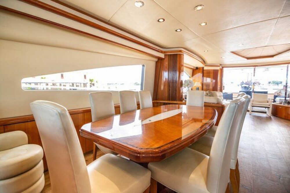 Sail on a luxurious yacht through the wonderful sea of the Colombian Caribbean - Imagen 9