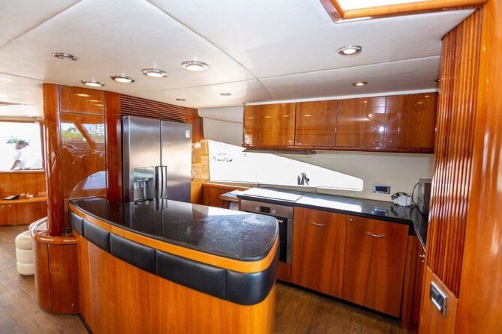 Sail on a luxurious yacht through the wonderful sea of the Colombian Caribbean - Imagen 8