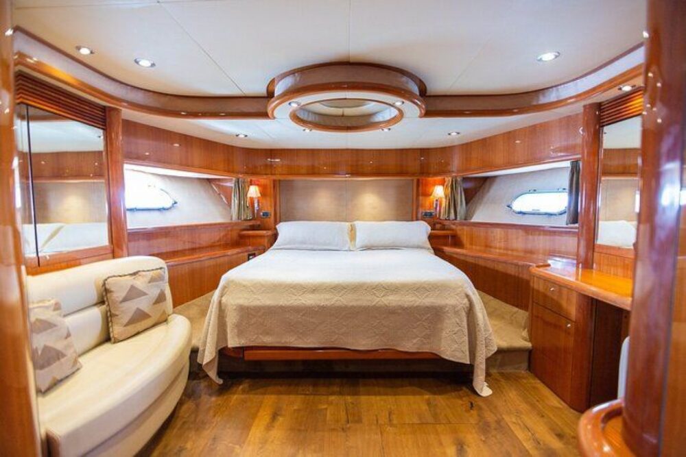 Sail on a luxurious yacht through the wonderful sea of the Colombian Caribbean - Imagen 5