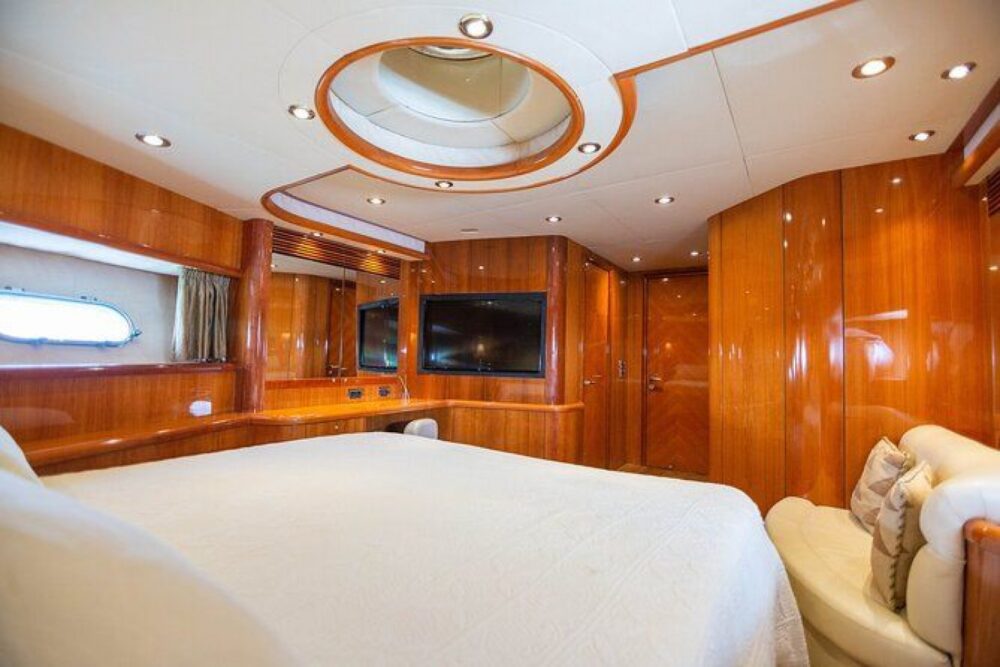 Sail on a luxurious yacht through the wonderful sea of the Colombian Caribbean - Imagen 4