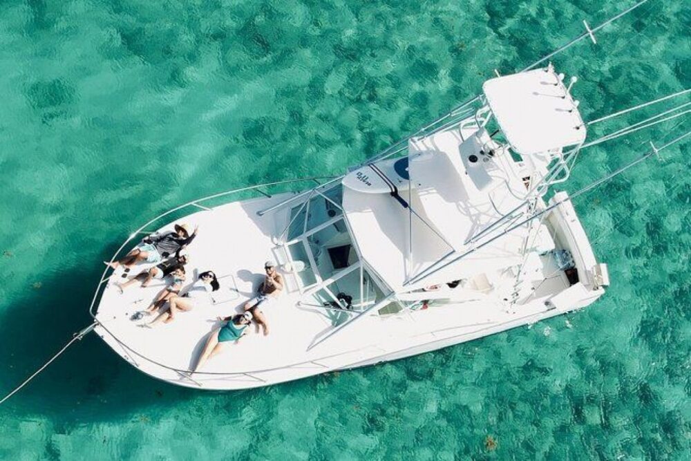 Visit Icacos, Palomino, or Piñeros in an exclusive luxury 36' yacht! - Imagen 8