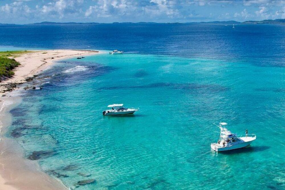 Visit Icacos, Palomino, or Piñeros in an exclusive luxury 36' yacht! - Imagen 6