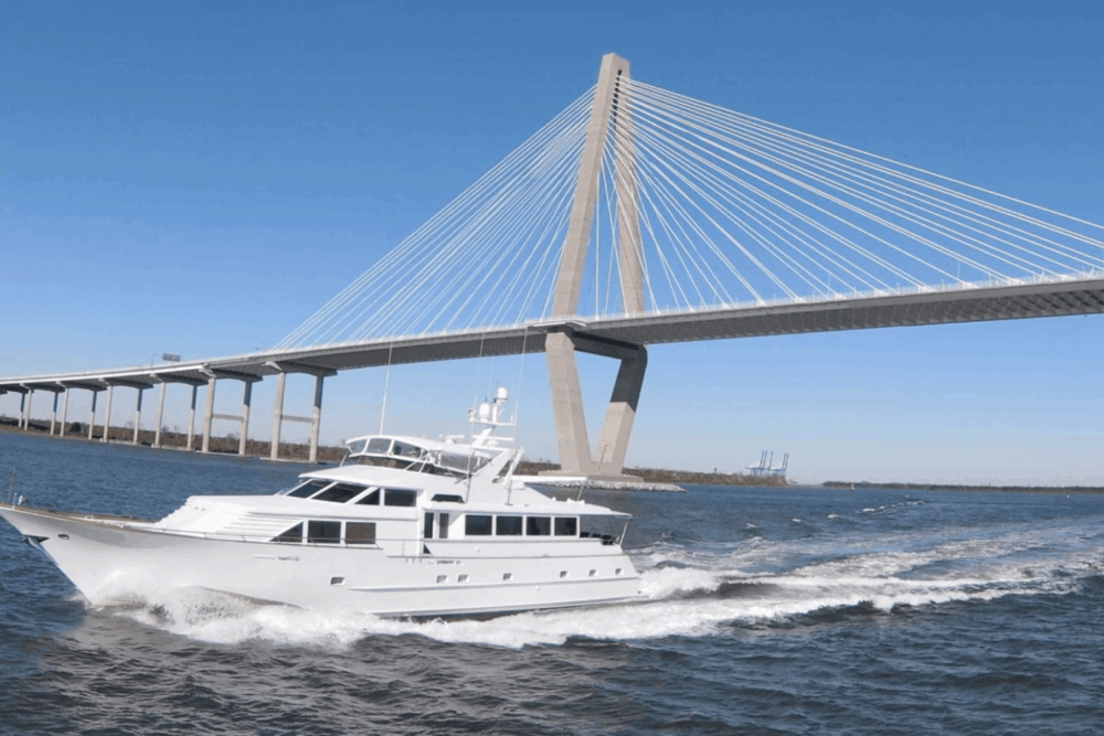 The biggest and most opulent charter boat in Charleston is called "Miss Emily." - Imagen 19