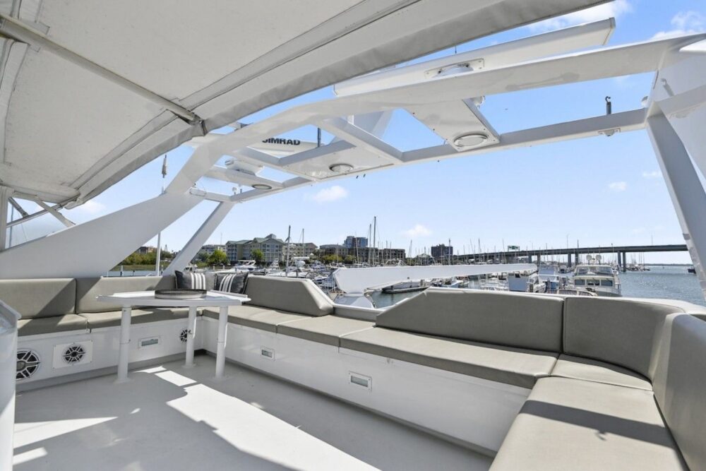 The biggest and most opulent charter boat in Charleston is called "Miss Emily." - Imagen 18