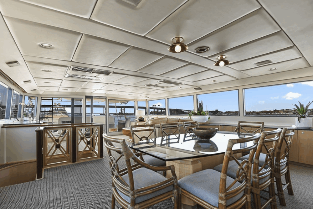 The biggest and most opulent charter boat in Charleston is called "Miss Emily." - Imagen 4