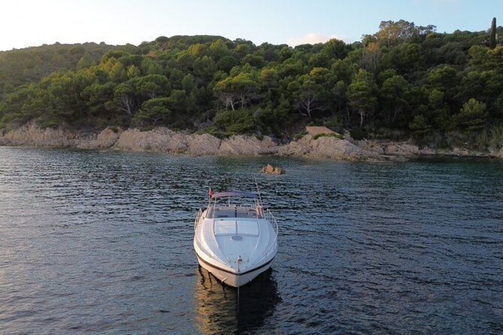 Cruise off the coast of the French Riviera in style on a private 40ft Yacht! - Image 10