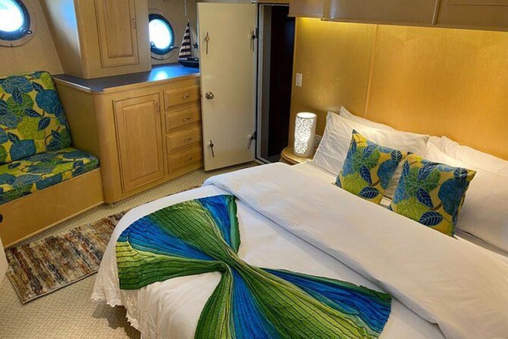 Bear Paw is an amazing luxury yacht to discover the San Juan Islands. - Imagen 4