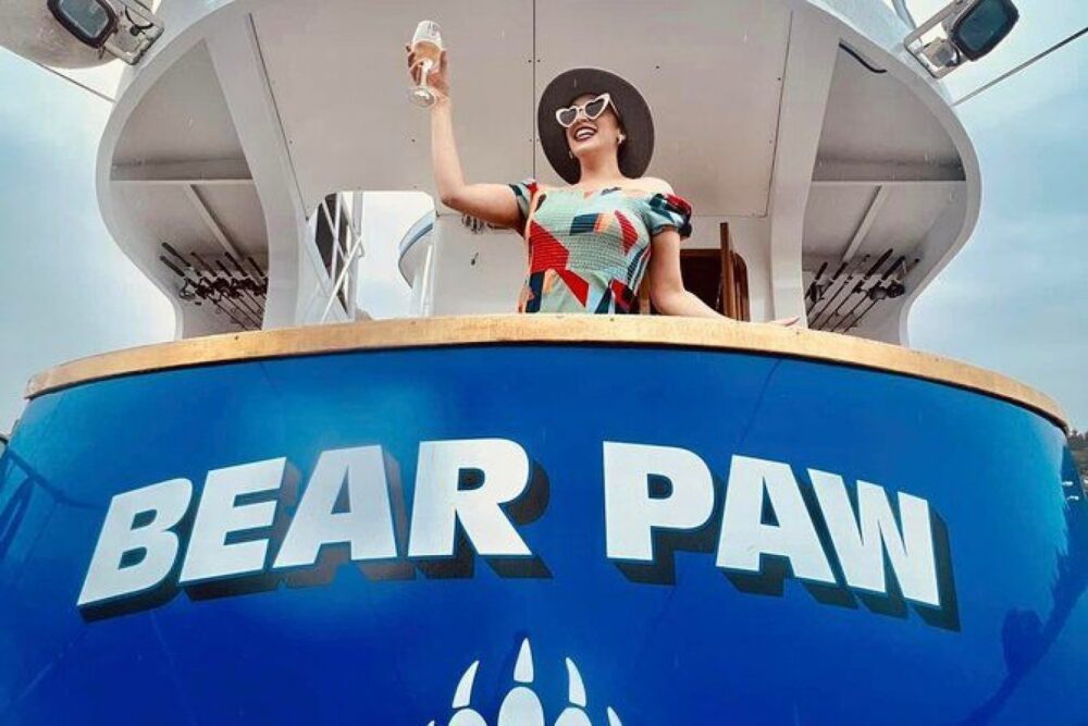 Bear Paw is an amazing luxury yacht to discover the San Juan Islands. - Imagen 3