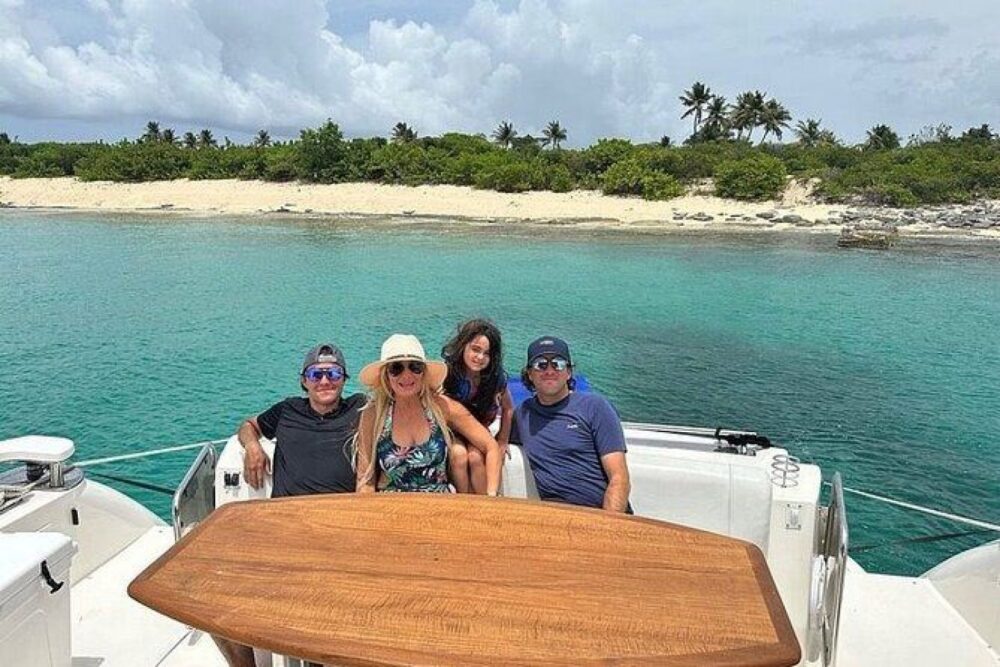 Our vessels are all top-of-the line and privately owned by us, so no middlemen. - Imagen 2