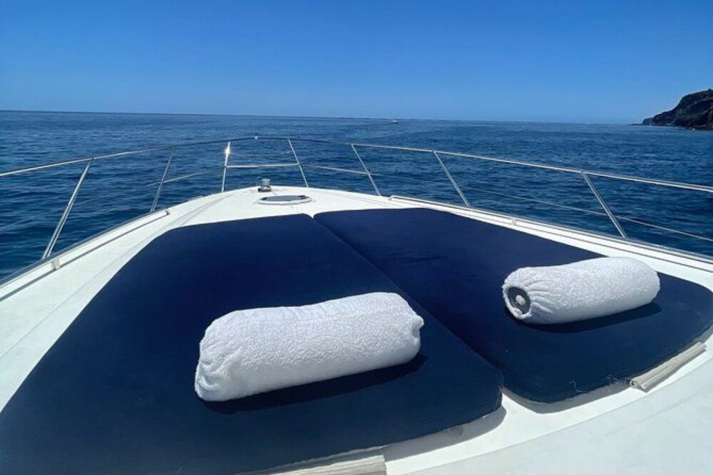 This luxury yacht in Madeira gives you the opportunity to enjoy the island ! - Imagen 6