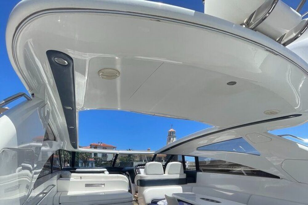 This luxury yacht in Madeira gives you the opportunity to enjoy the island ! - Imagen 4