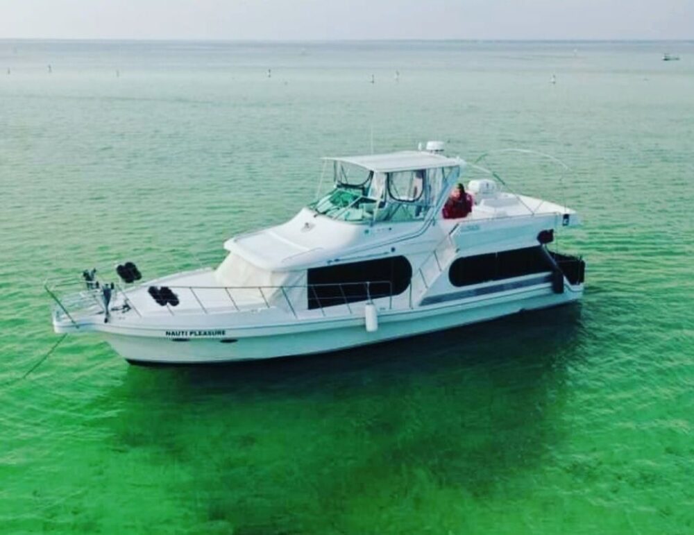 50' Bluewater Yacht. Crab Island, Destin Harbor, Emerald Coast, Sightseeing, Cr - Imagen 2