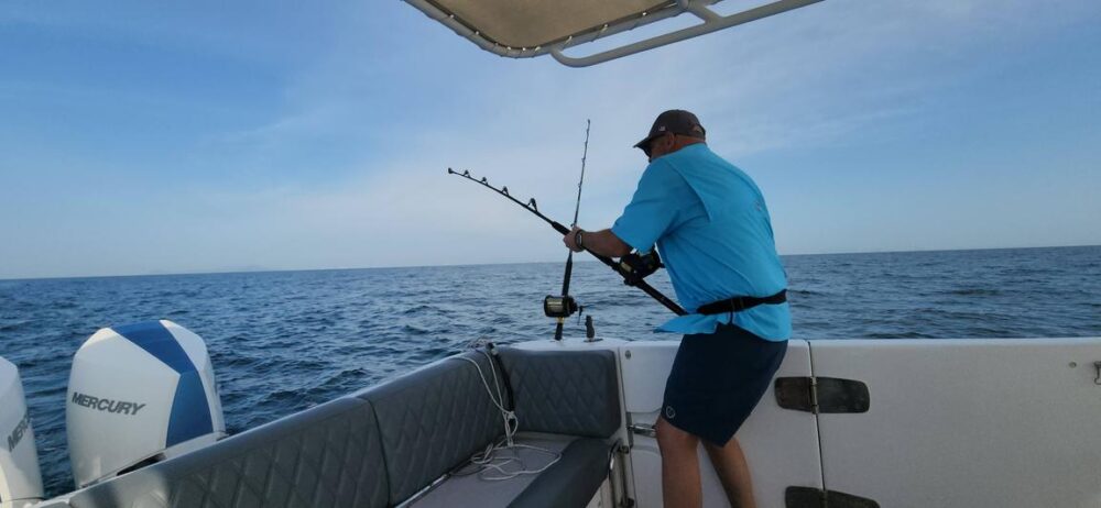 Todomar 38' Boat Fishing Charter in Panama City - Private Tours for 15 Passengers - Image 25