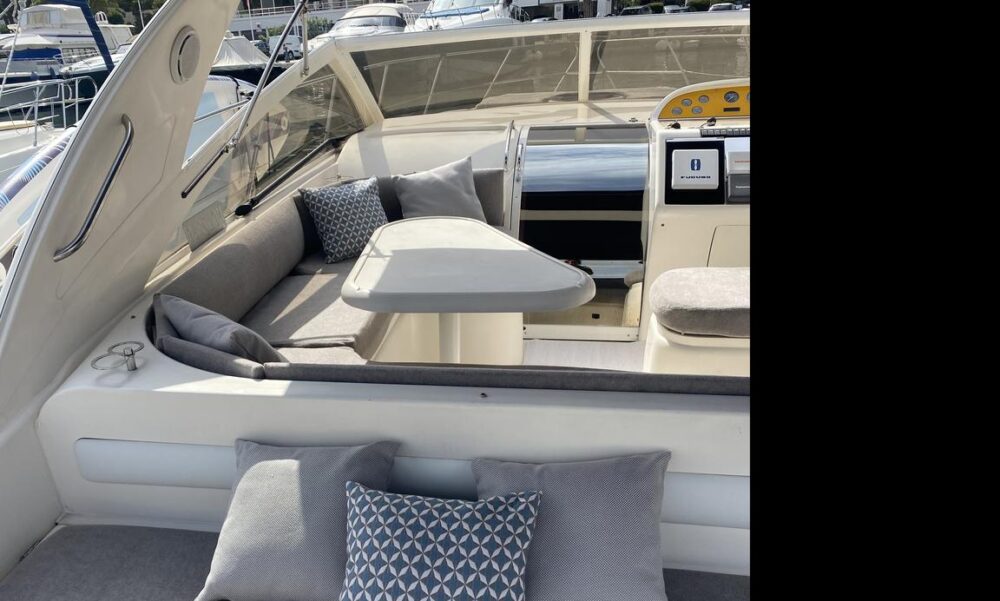 Luxury Princess V40 Motor Yacht Charter in Beaulieu-sur-Mer - French Riviera - Imagen 18