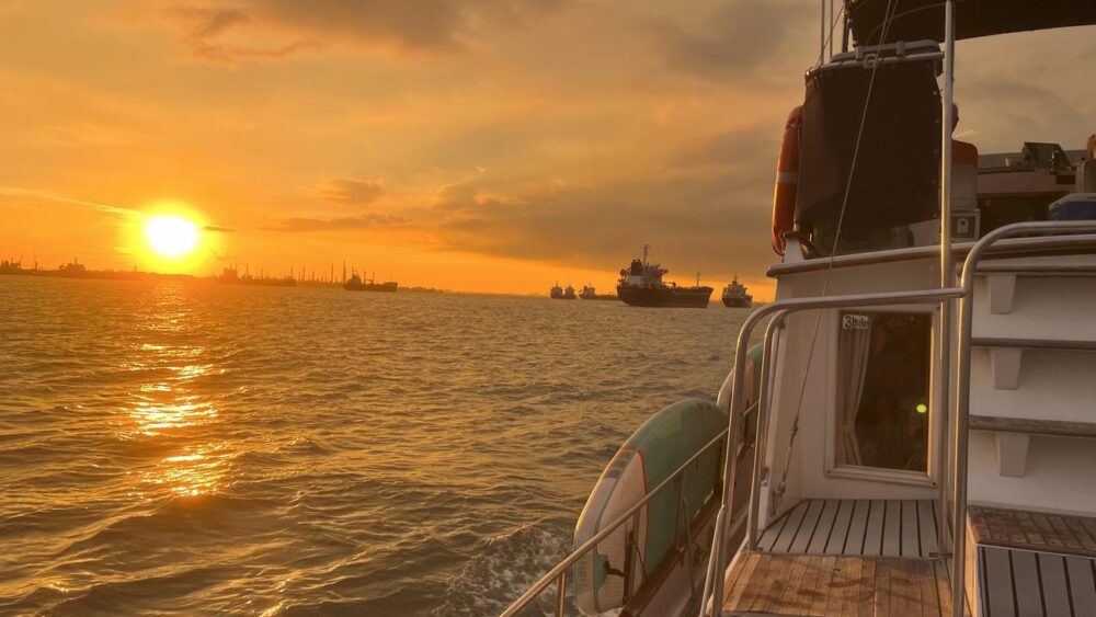 Luxury Grand Banks 42 Yacht Charters in Singapore with Professional Captain - Image 5