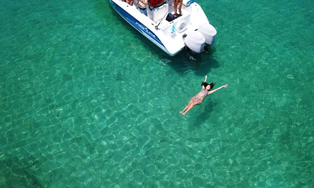 Boat rental of 27' Proline in Panama City, Panama - Image 6