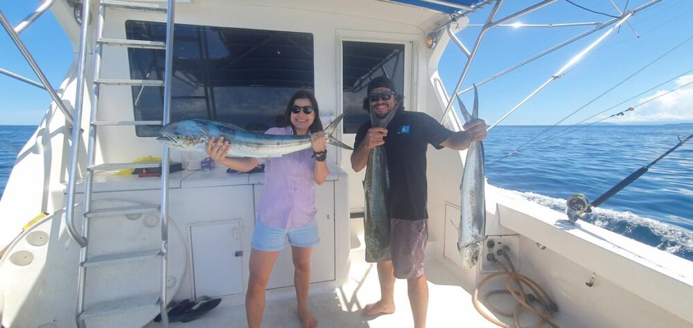 Fishing charter in a 46' private yacht Panama City, Panama - Image 11