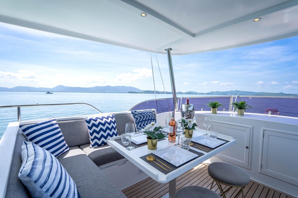 Grand Banks 53ft Yacht Charter in Phuket - Imagen 3