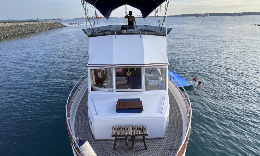 Luxury Grand Banks 42 Yacht Charters in Singapore with Professional Captain - Image 23