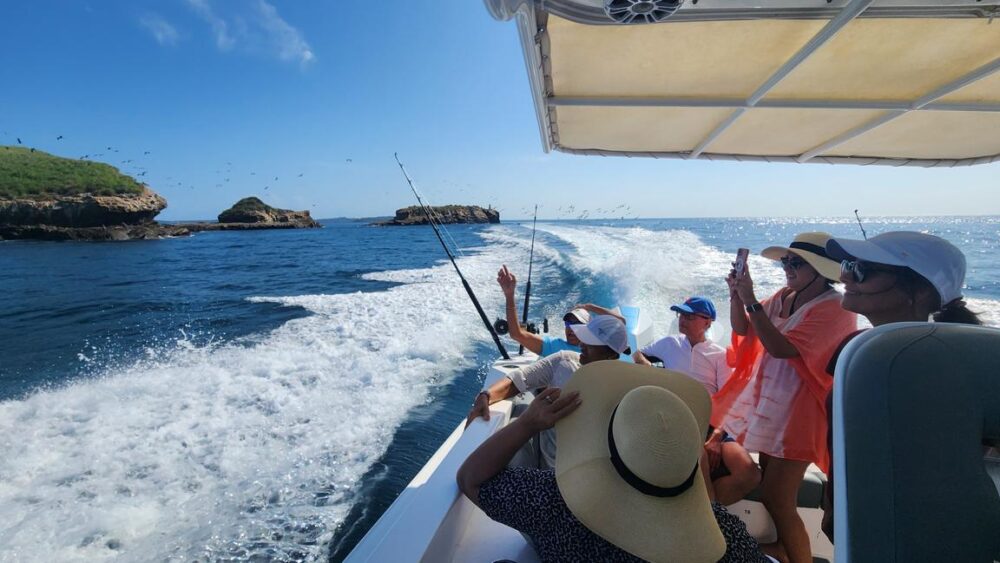 Todomar 38' Boat rental in Panama City, Panama - Image 2