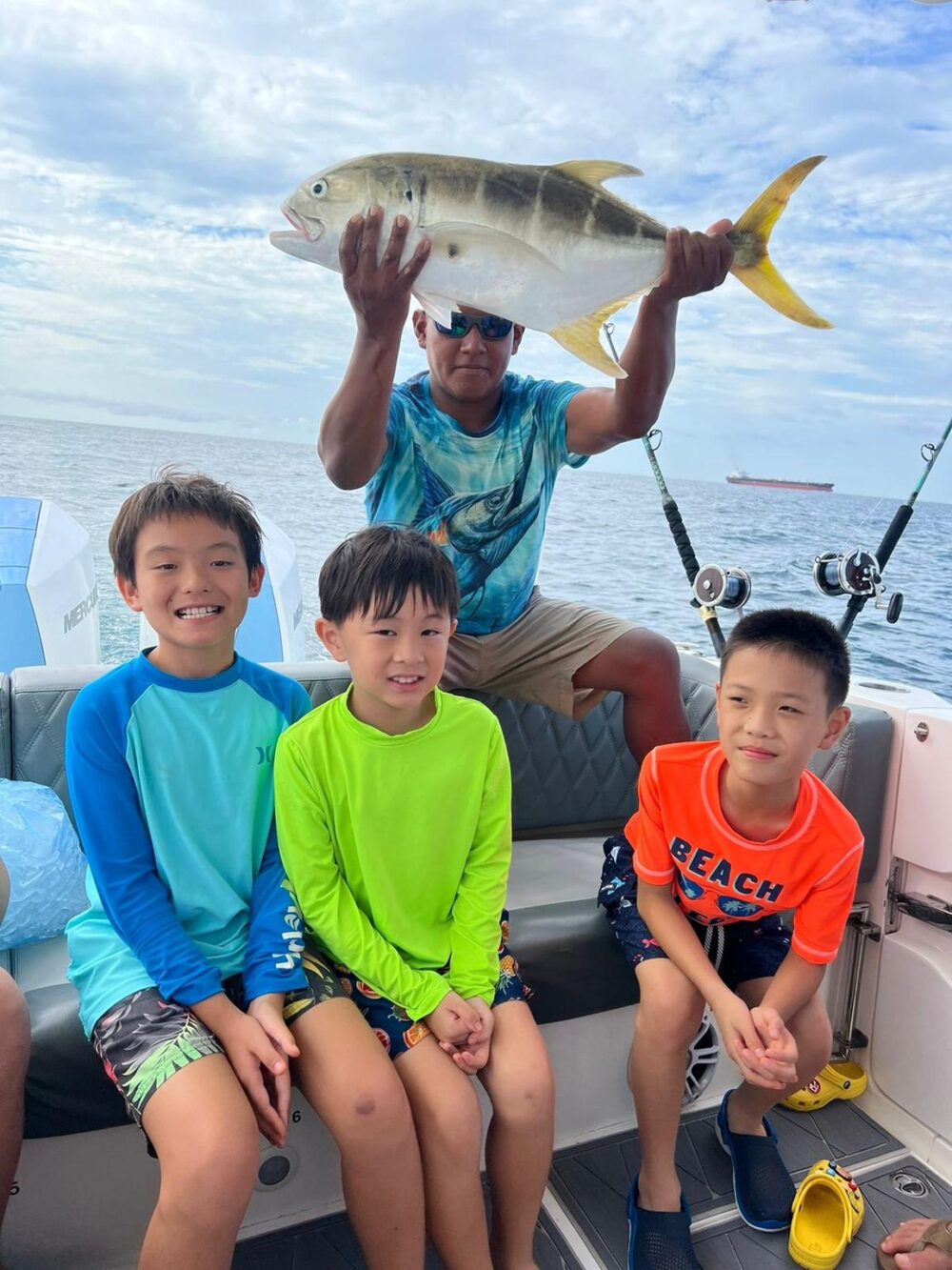 Todomar 38' Boat Fishing Charter in Panama City - Private Tours for 15 Passengers - Image 13