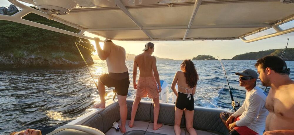 Todomar 38' Boat Fishing Charter in Panama City - Private Tours for 15 Passengers - Image 12