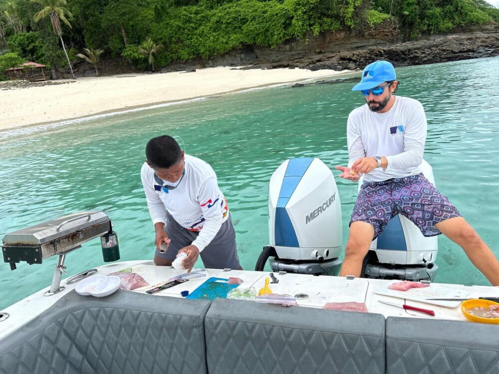 Todomar 38' Boat Fishing Charter in Panama City - Private Tours for 15 Passengers - Image 8