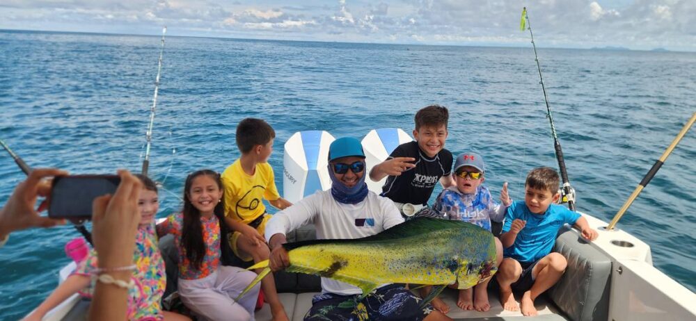 Todomar 38' Boat Fishing Charter in Panama City - Private Tours for 15 Passengers - Image 5