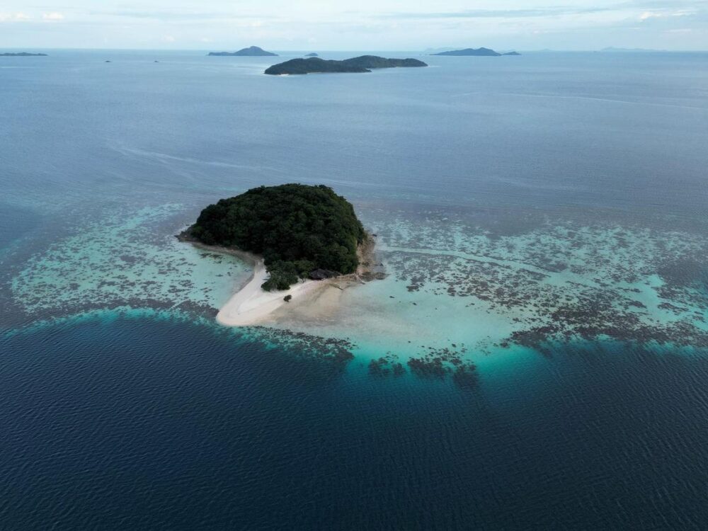 Rent a 60 Ft Sunreef Catamaran for Your Luxury Palawan Island Cruise - Image 47
