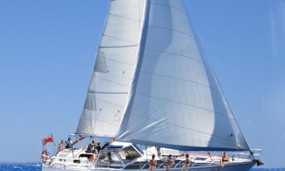 Luxury 46' Monohull Sailing Charters in Fiji - Day Trips & Overnight Adventures - Image 14