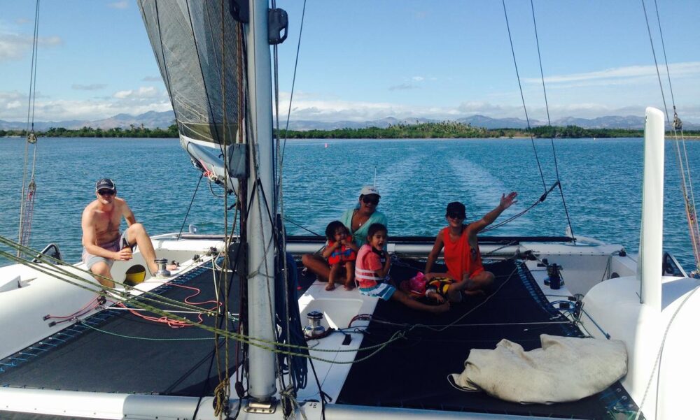Fast Sailing 27' Catamaran for Charter in Fiji - Imagen 4