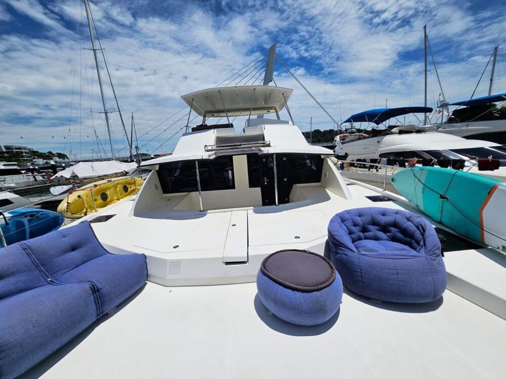 Luxury Keppel Bay Yacht Rental: Valencia 51ft Leopard Catamaran Experience in Singapore - Image 5