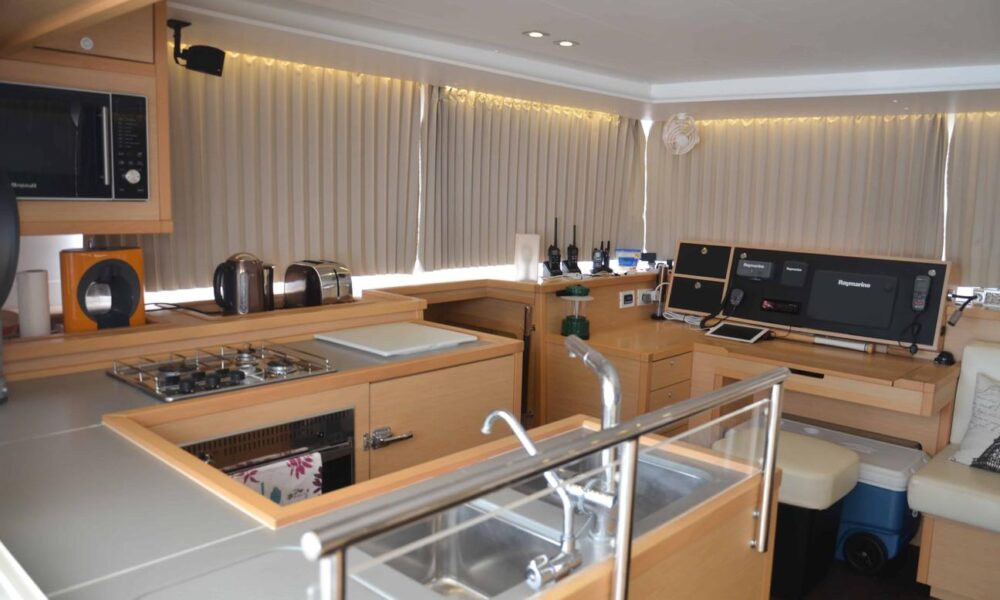 Lagoon 450 Memorable Cruising Experience in Singapore Strait! - Image 17